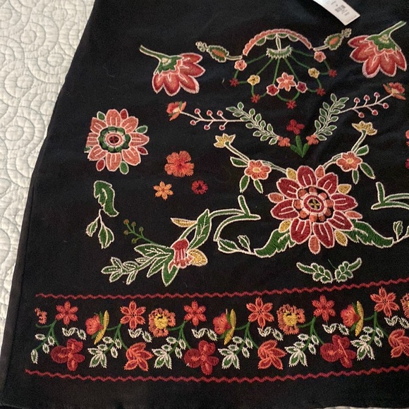 Skirt size medium - Picture 3 of 6